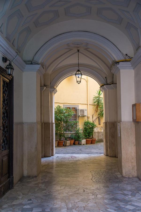 Appartamento All'Archivio Di Stato By Wonderful Italy เนเปิลส์ ภายนอก รูปภาพ